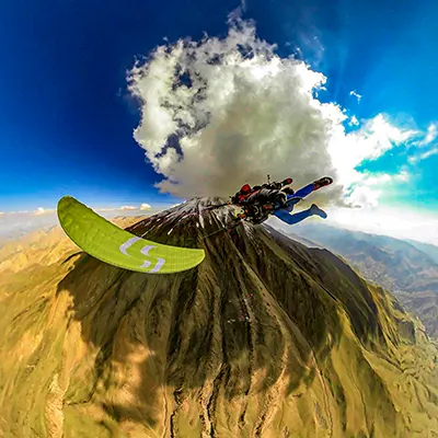 اولین و تنها پرواز دونفره قله دماوند بام ایران