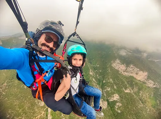 آموزش پرواز کودک ده ساله