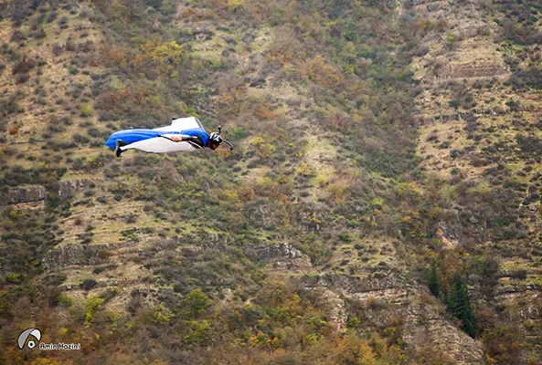 وینگسوت زنده‌یاد آقای مهدی حبیبی از دوستان امین حزینی